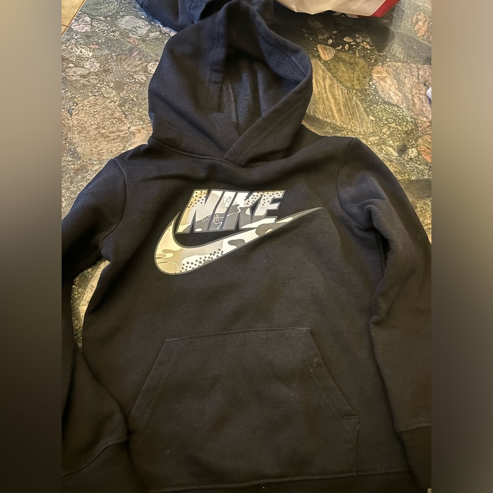 Nike boys sweatshirt